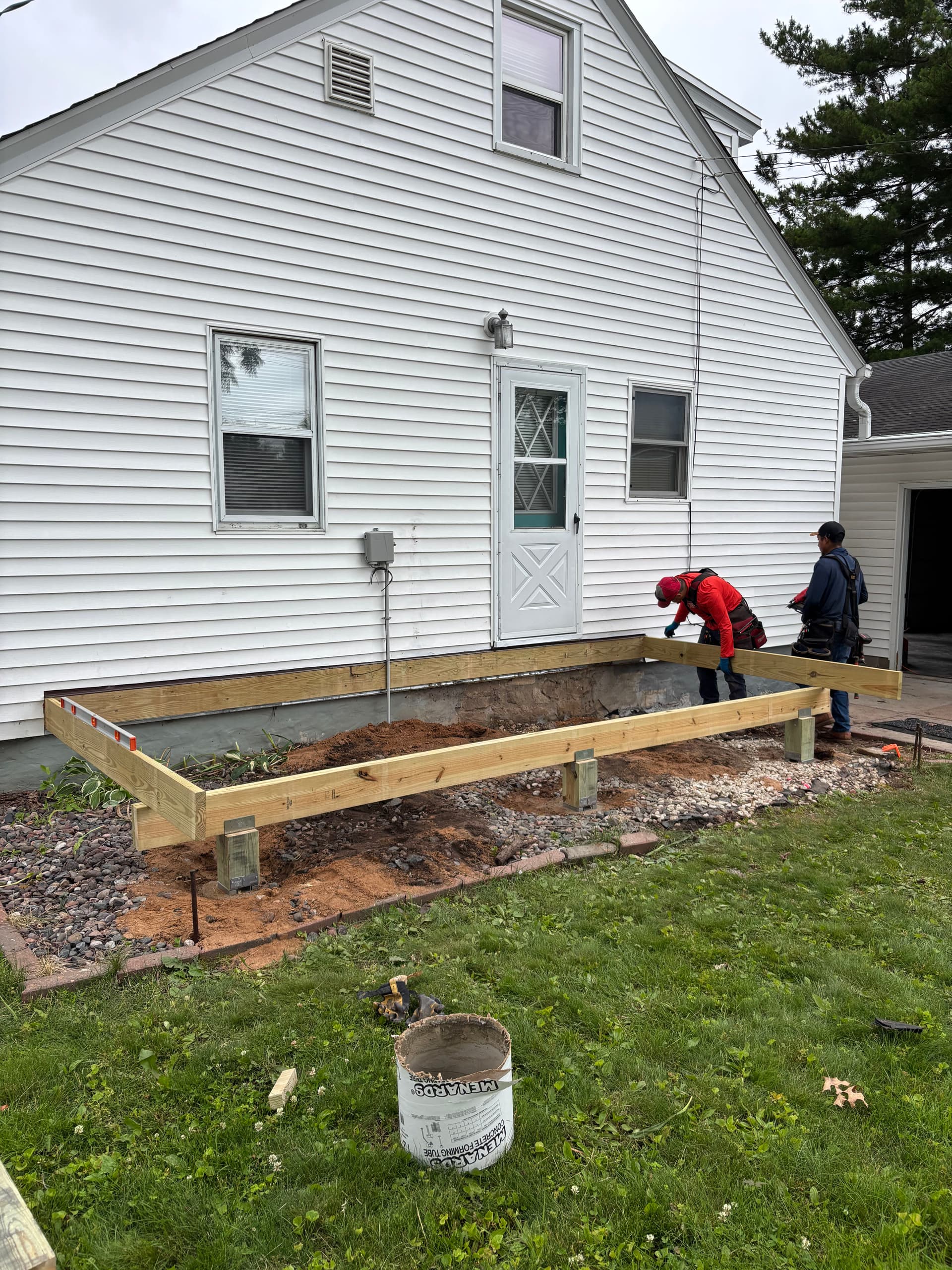 Gallery photos for Old 8x8 Deck Torn Out and Rebuilt Bigger and Better: Image #3