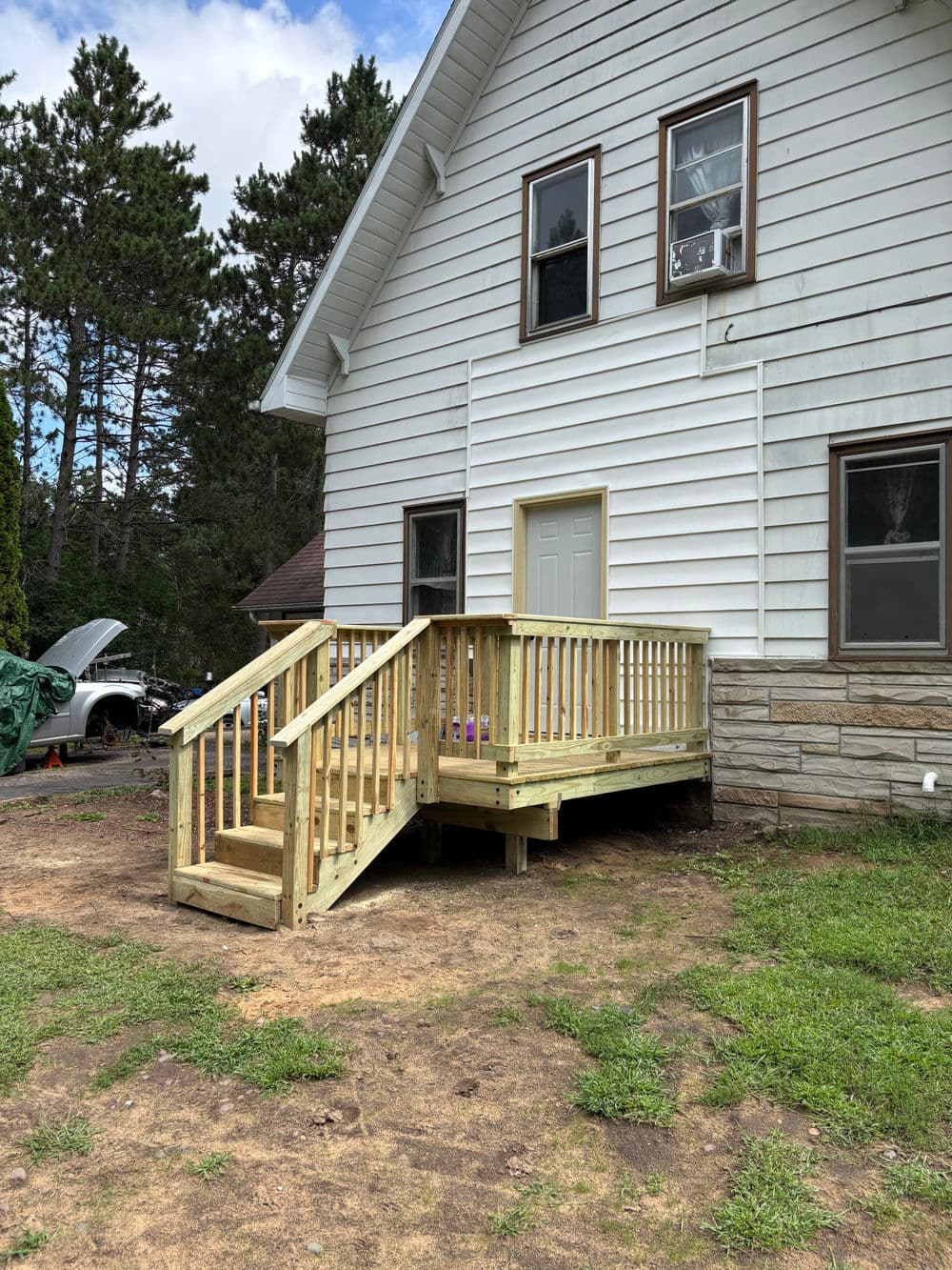 Gallery photos for Safety-Focused Deck Installation for Rental Home: Image #3